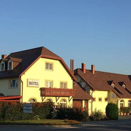 帕特伊艾特雷姆酒店 Bögöte 外观 照片