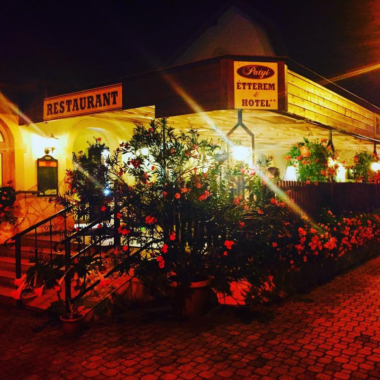 帕特伊艾特雷姆酒店 Bögöte 外观 照片
