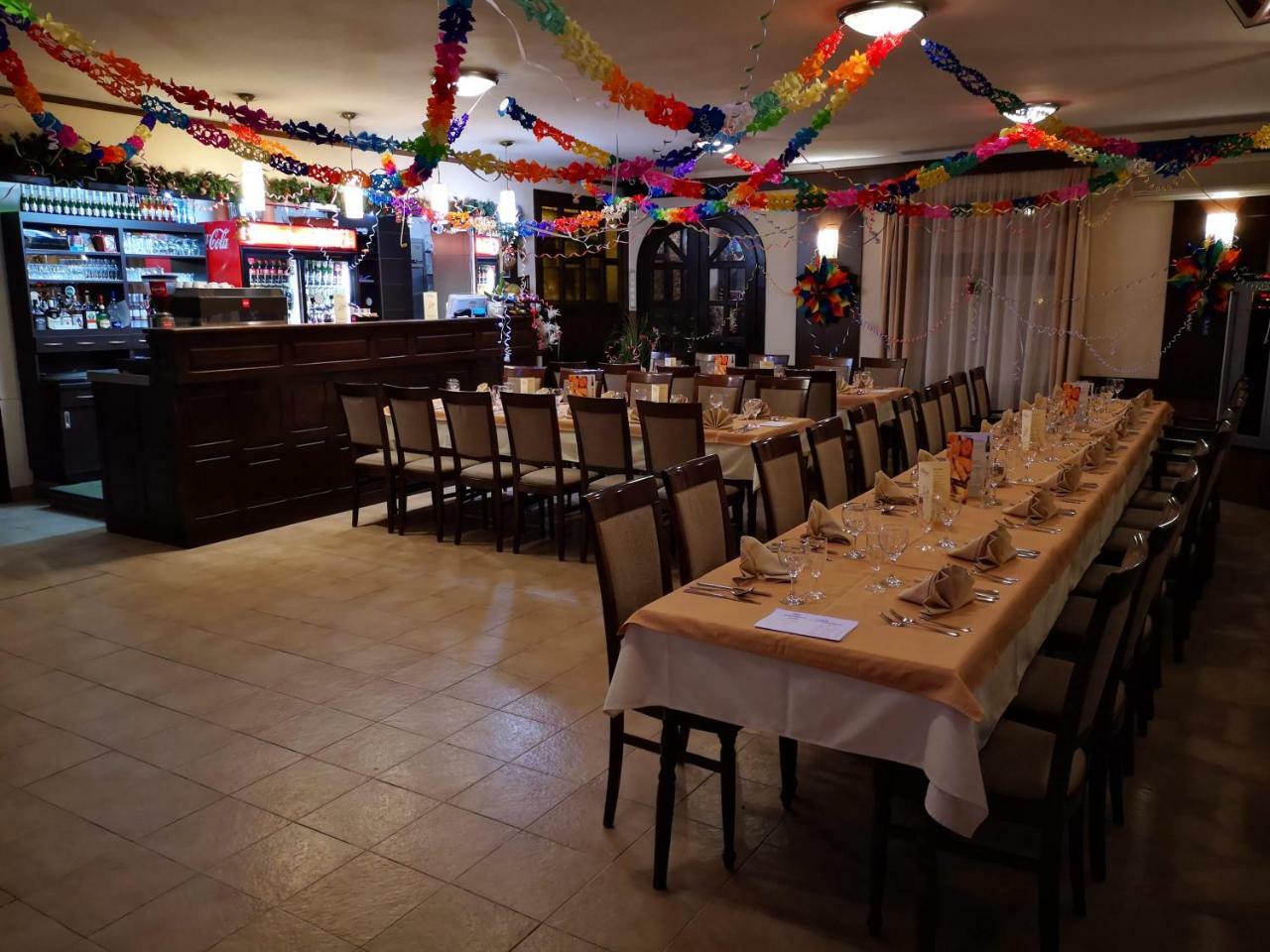 帕特伊艾特雷姆酒店 Bögöte 外观 照片